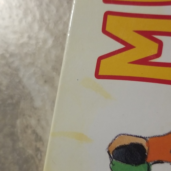 Robert Munsch Mini Treasury Two book - Picture 3 of 4